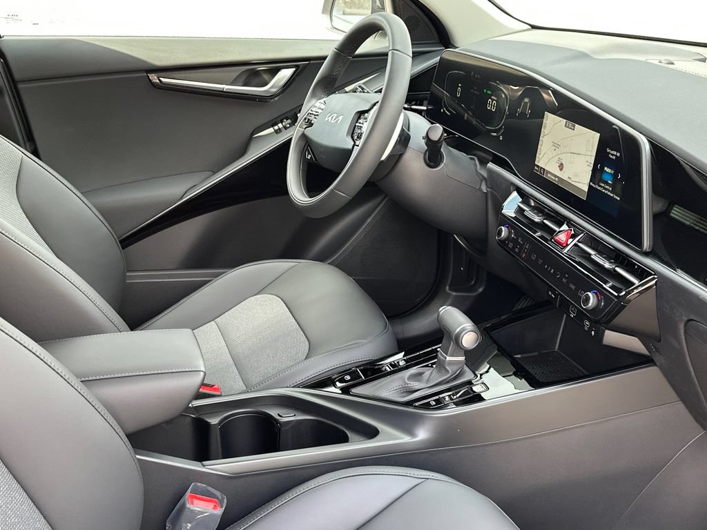 New 2026 Kia Niro EX FWD image 11