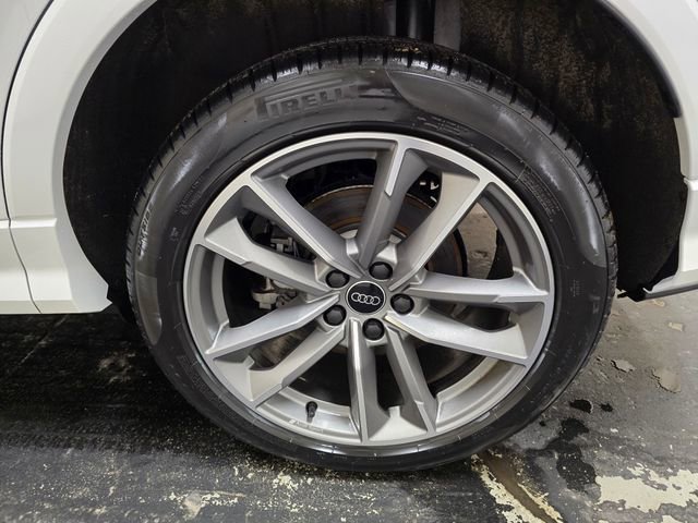 Certified 2025 Audi Q3 2.0T Premium w/ Convenience Package image 11