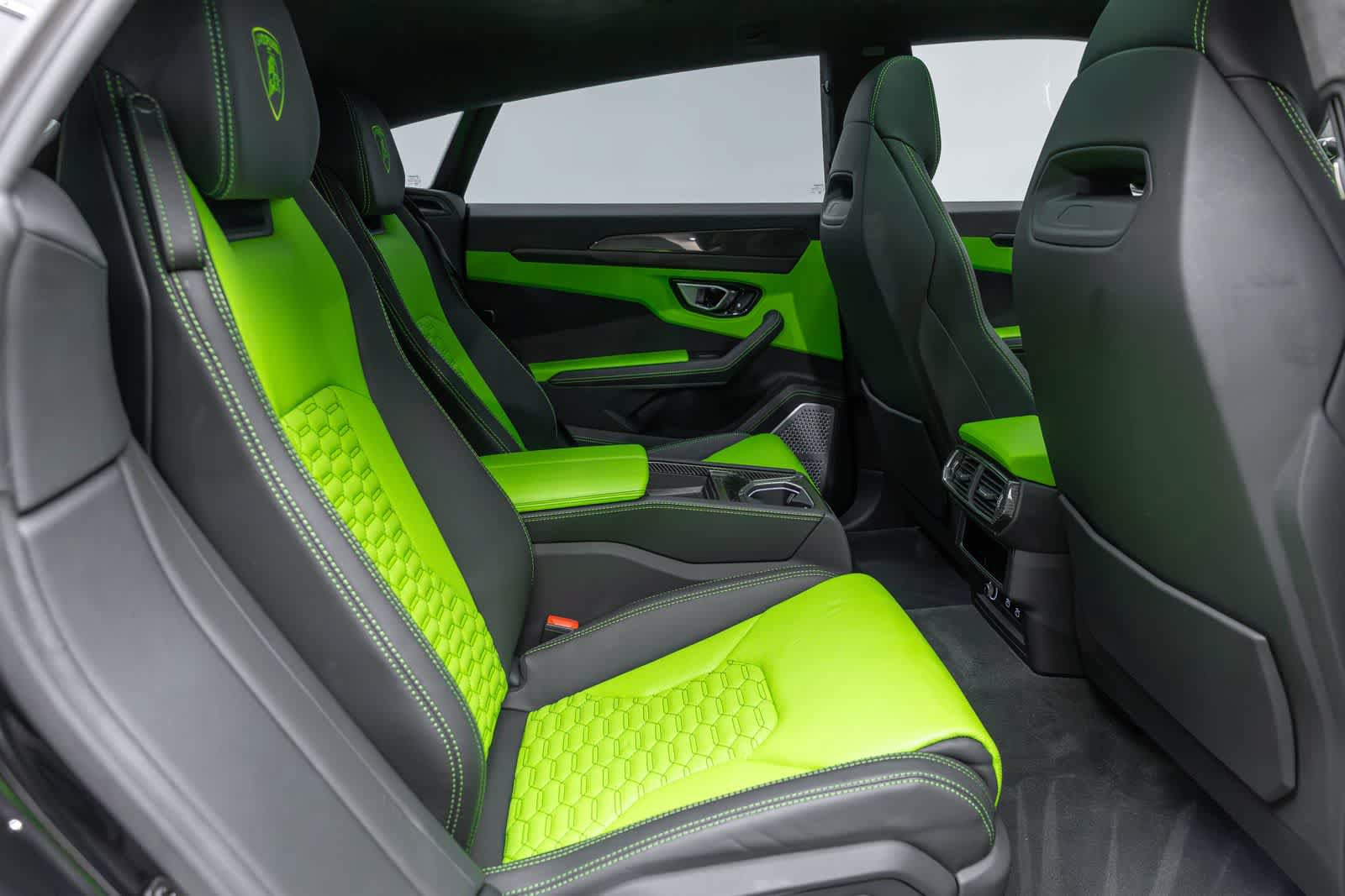 Used 2022 Lamborghini Urus AWD/4WD image 11