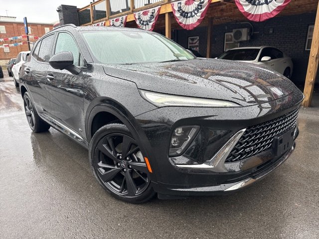 Used 2024 Buick Envision Sport Touring image 3