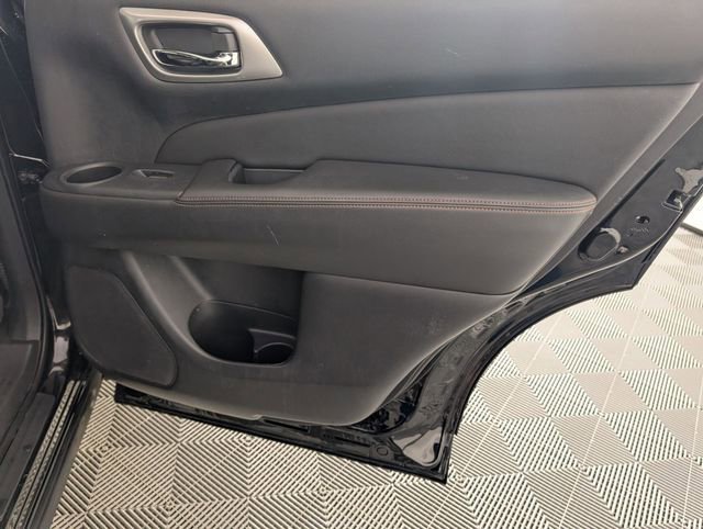 Used 2019 Nissan Pathfinder SL image 34