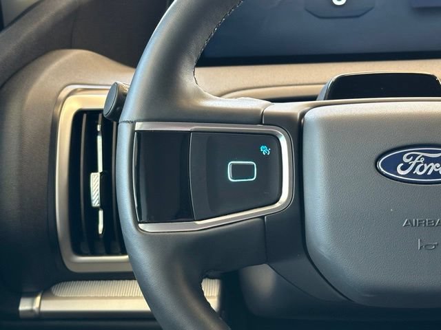 Certified 2025 Ford Expedition Active AWD/4WD image 10