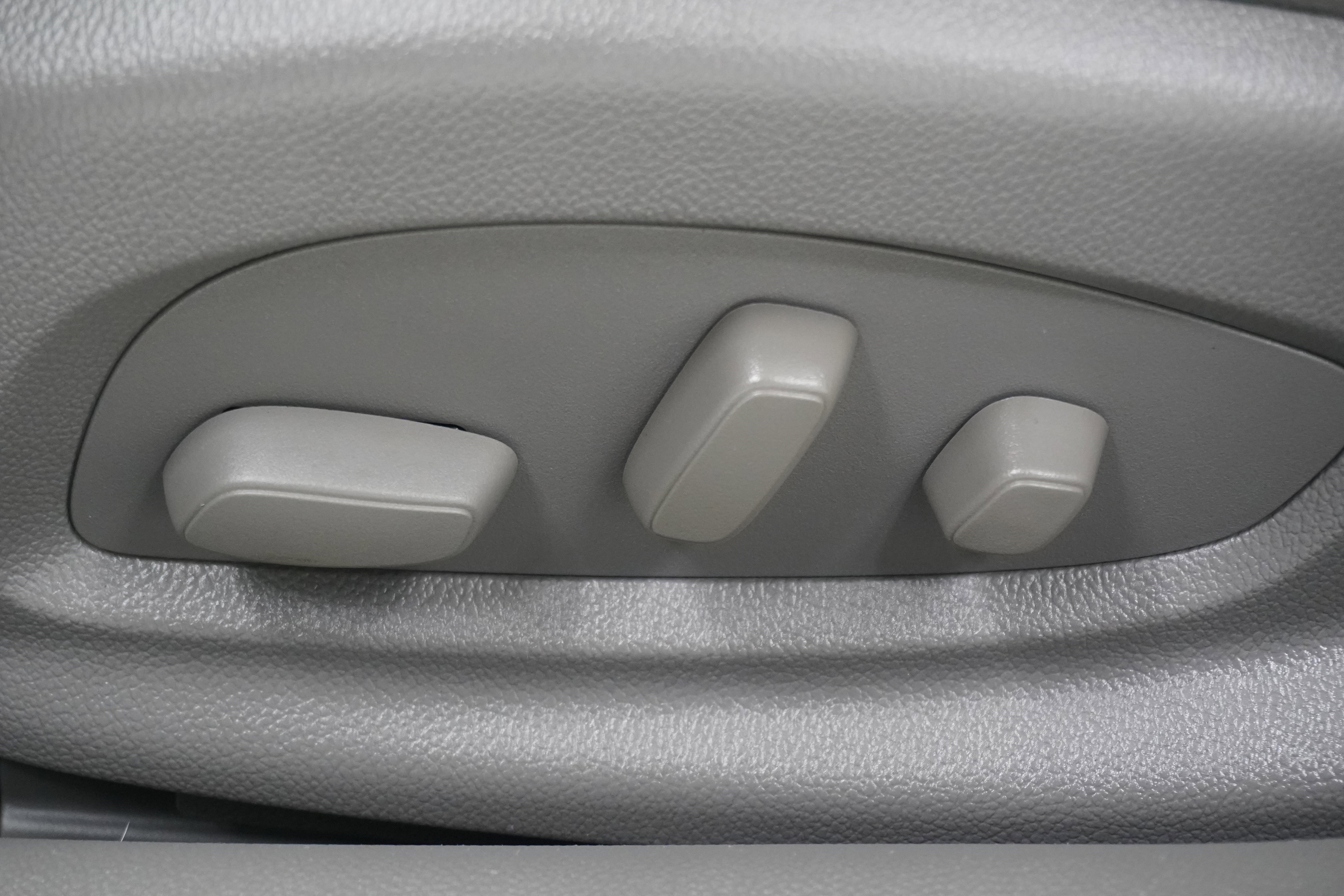 Used 2015 Chevrolet Impala LT image 14