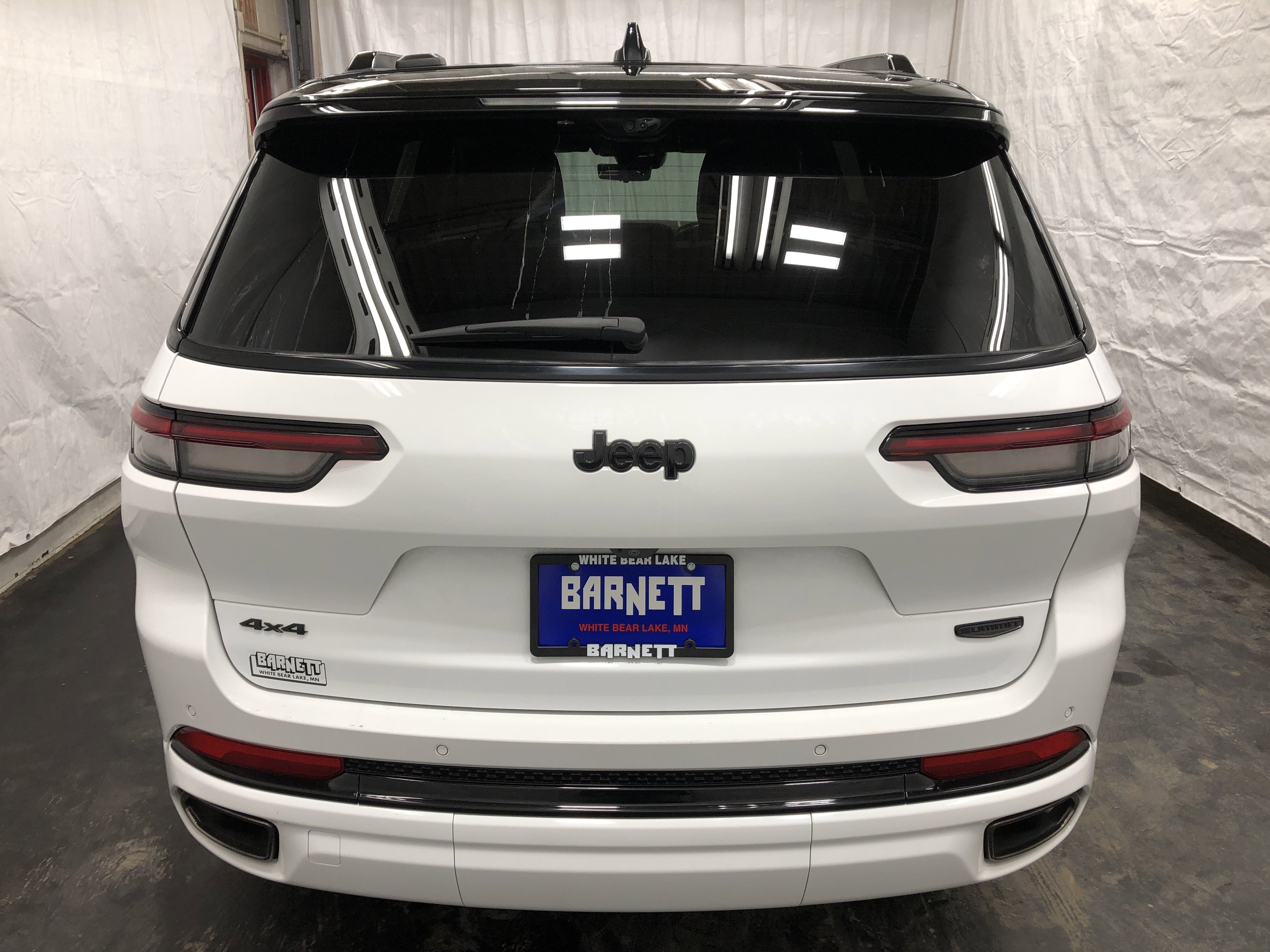 Certified 2024 Jeep Grand Cherokee L Summit w/ Advanced Protech Group IV image 9