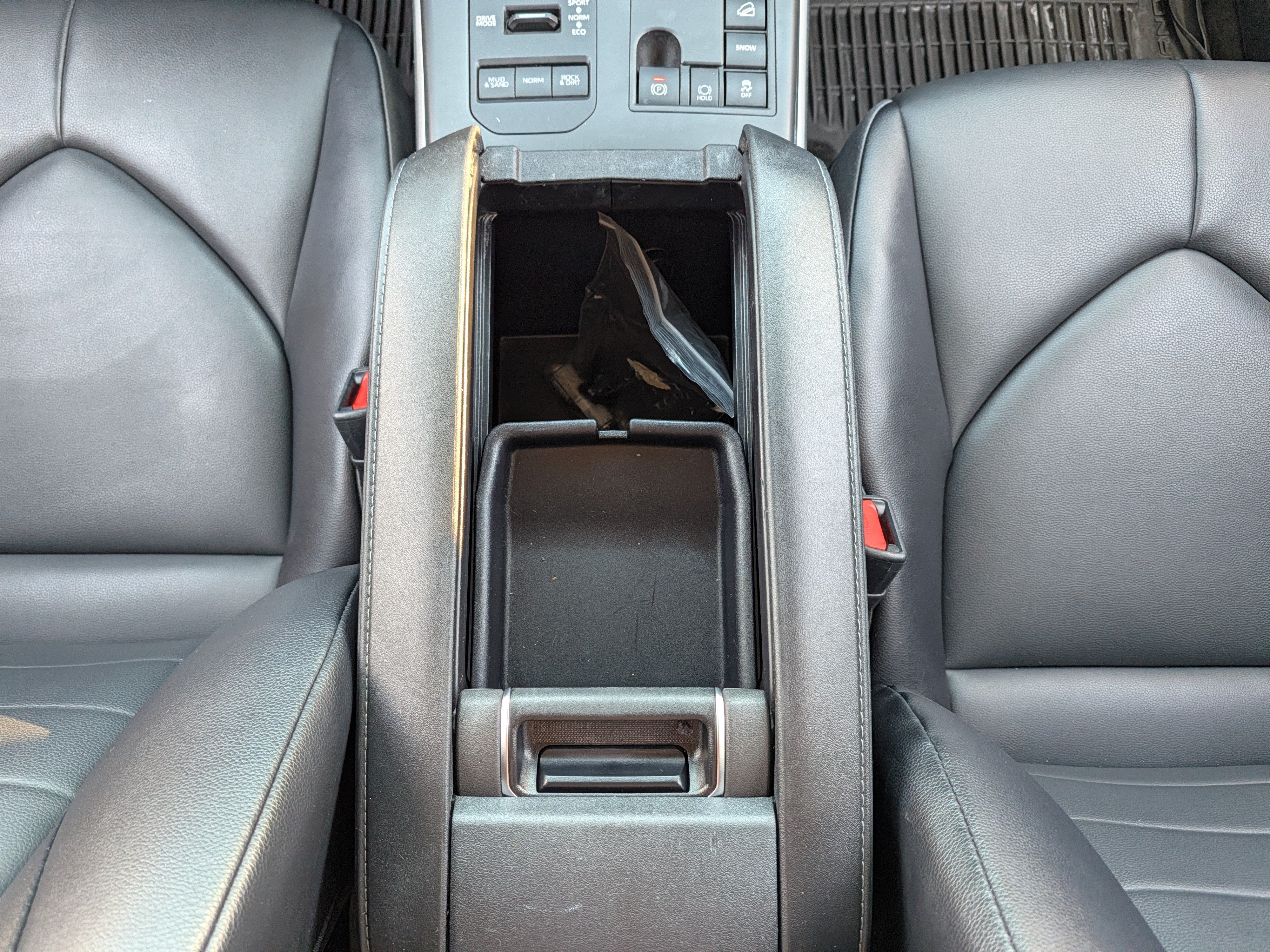 Used 2023 Toyota Highlander XLE AWD/4WD image 31