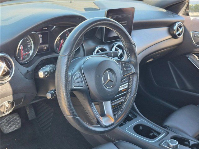 Used 2018 Mercedes-Benz GLA 250 4MATIC image 9
