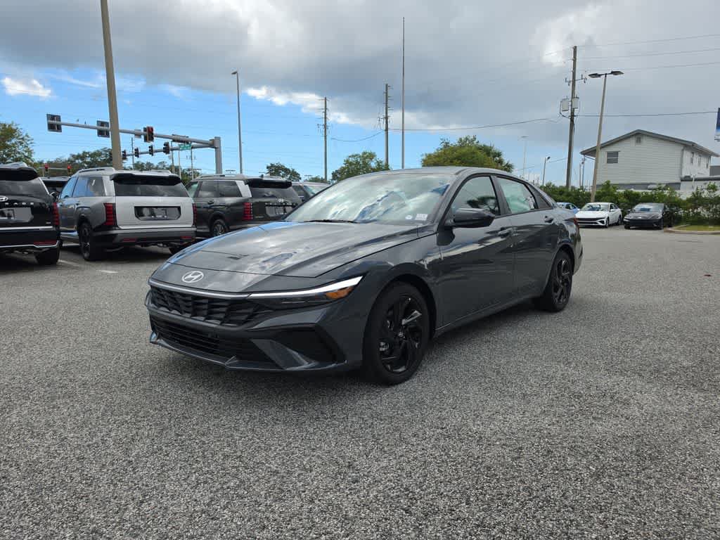 New 2026 Hyundai Elantra SEL Sport FWD image 2
