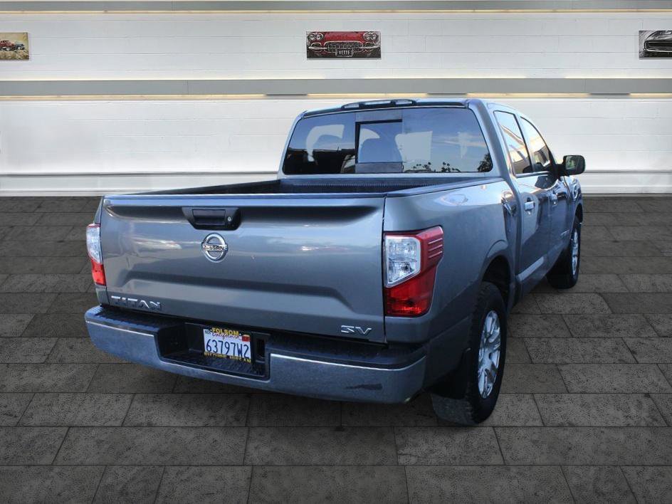 Used 2017 Nissan Titan SV image 7