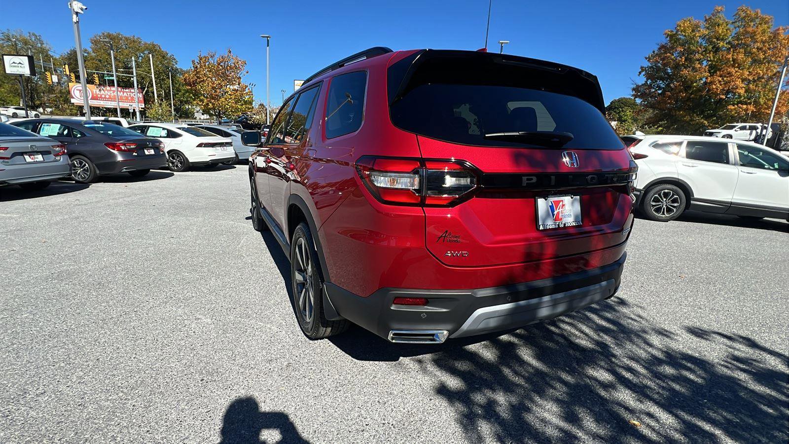 New 2025 Honda Pilot Touring image 6