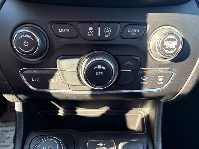 Used 2021 Jeep Cherokee Latitude Lux image 18