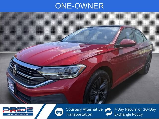 Used 2022 Volkswagen Jetta SE w/ Panoramic Sunroof Package