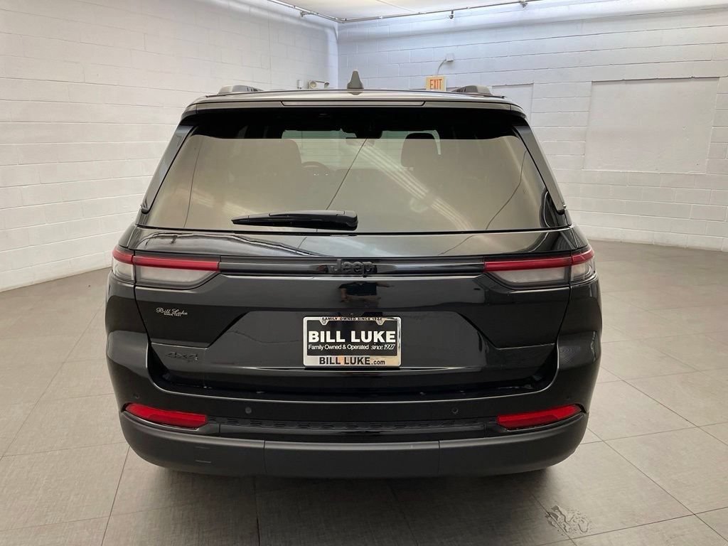 New 2025 Jeep Grand Cherokee Limited AWD/4WD image 4