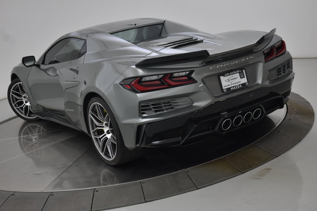 Used 2024 Chevrolet Corvette Z06 RWD image 12