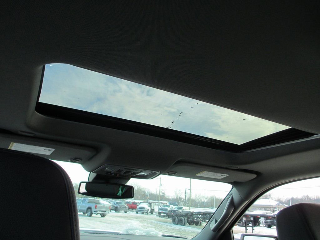 New 2026 GMC Sierra 1500 SLT w/ SLT Convenience Package image 16