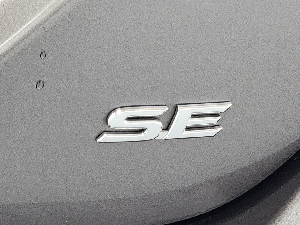 Used 2022 Toyota Camry SE FWD image 9