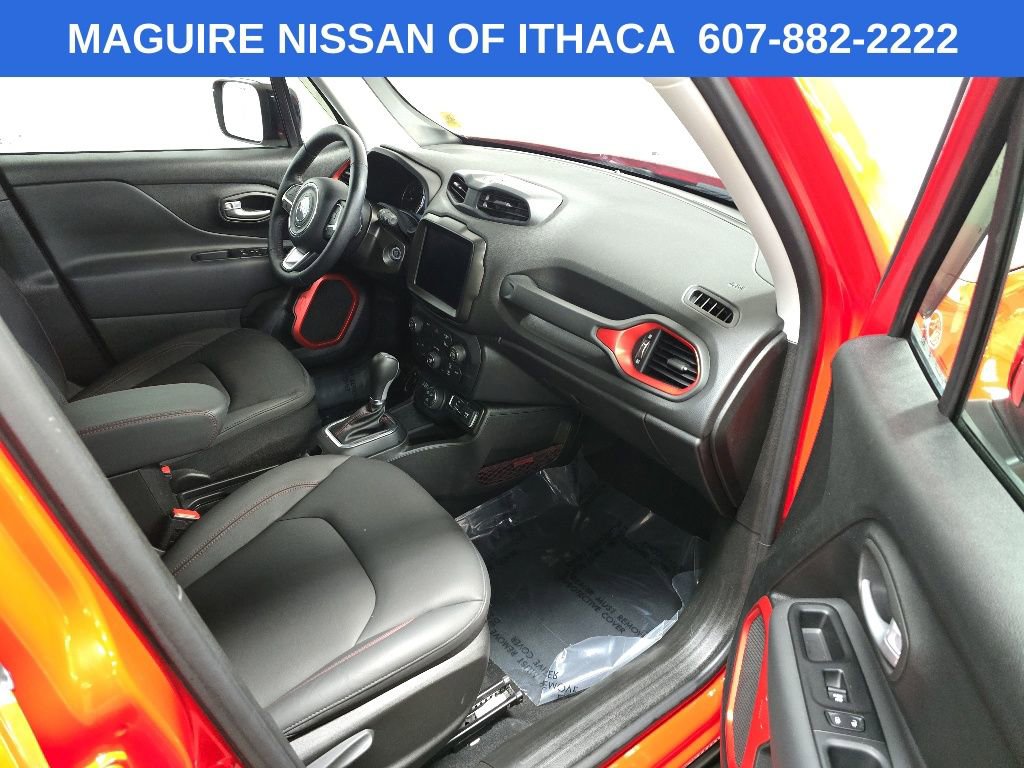 Used 2023 Jeep Renegade Trailhawk w/ Trailhawk Elite Group AWD/4WD image 15