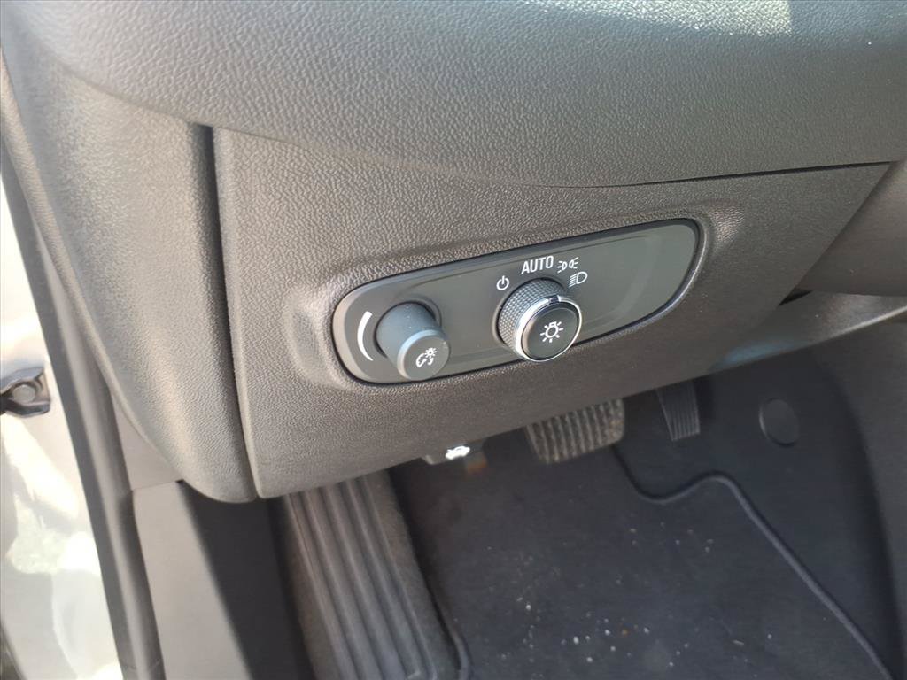Used 2024 Chevrolet Equinox LT FWD image 27