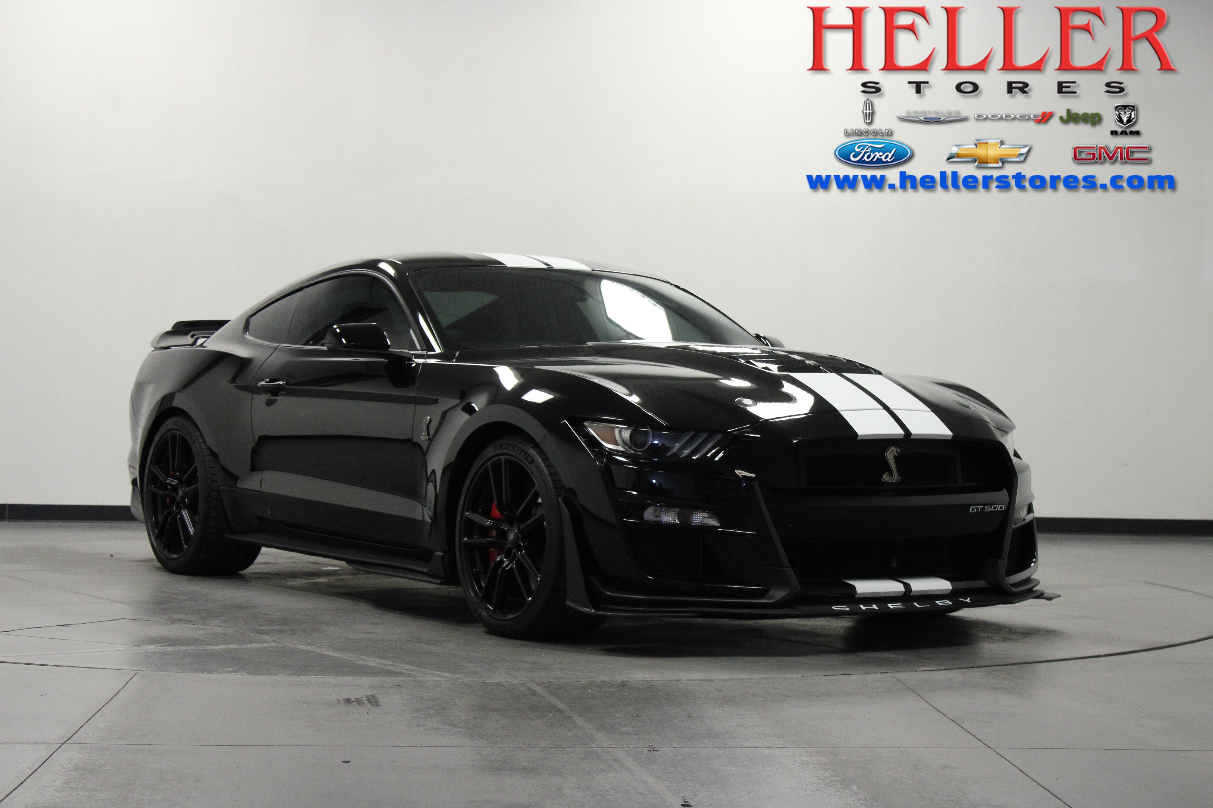 Used 2020 Ford Mustang Shelby GT500 w/ Technology Package RWD image 1