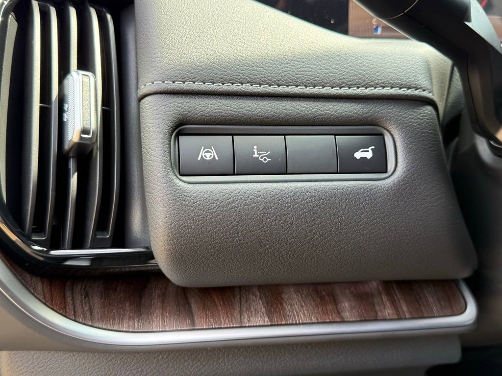 New 2026 Nissan Armada SL w/ Captain's Chari Seat Package image 14