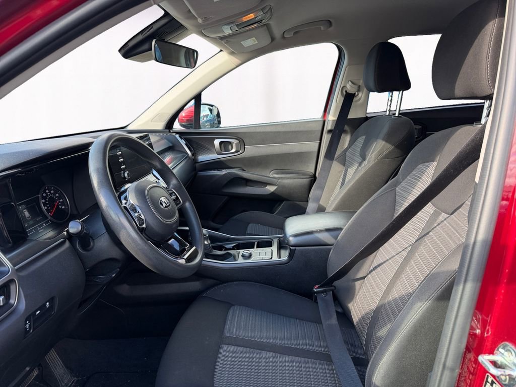 Used 2021 Kia Sorento LX image 9