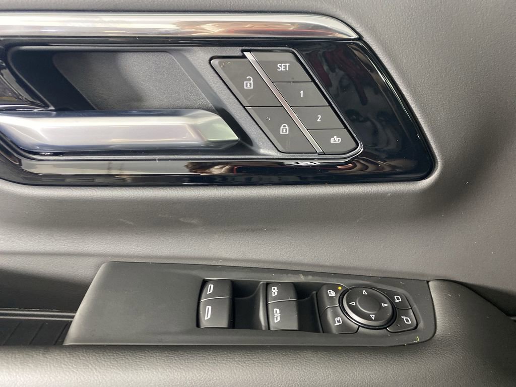 New 2026 Chevrolet Suburban LT w/ Comfort Package image 23