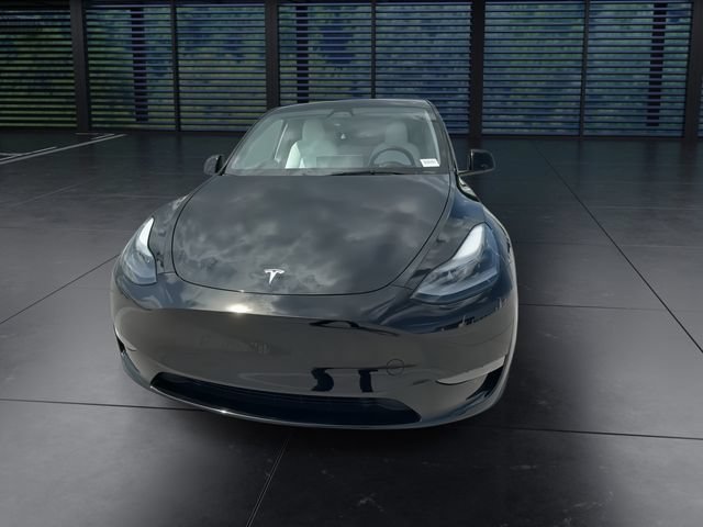 Used 2025 Tesla Model Y Long Range AWD/4WD image 3