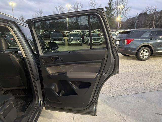 Used 2021 Volkswagen Atlas SEL Premium image 16