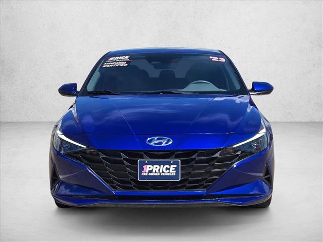 Used 2023 Hyundai Elantra SEL w/ Preferred Accessory Package FWD image 2