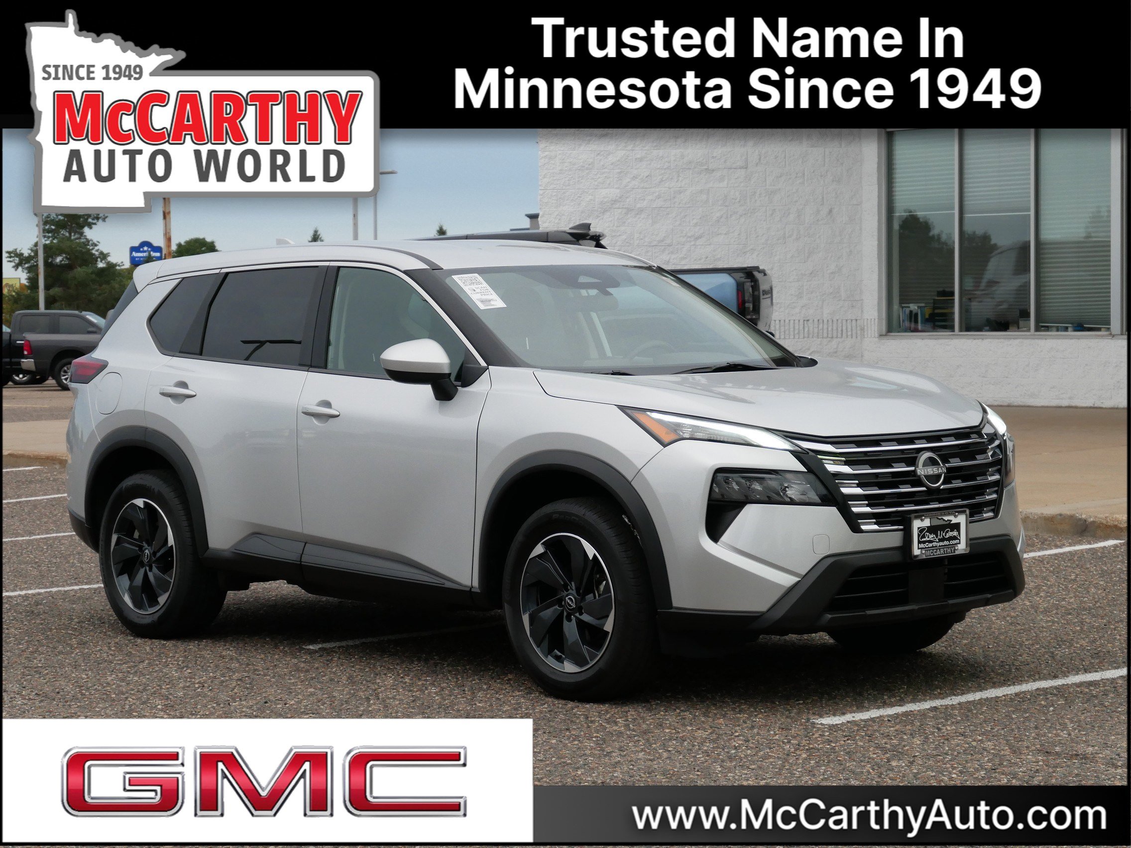 Used 2024 Nissan Rogue SV image 1