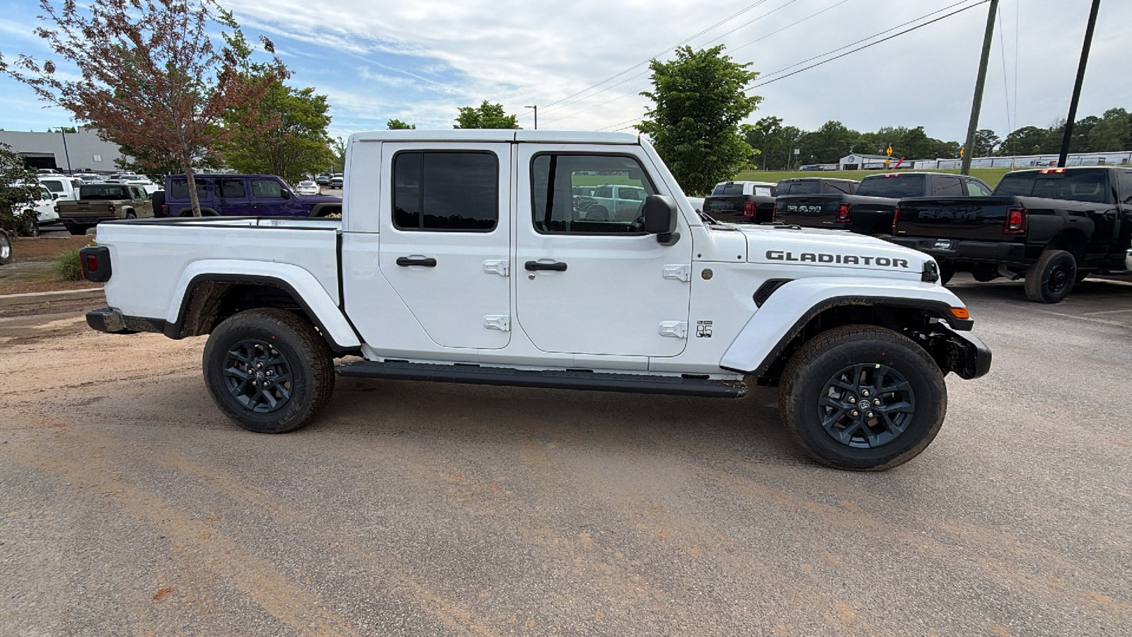 New 2026 Jeep Gladiator Sport AWD/4WD image 7