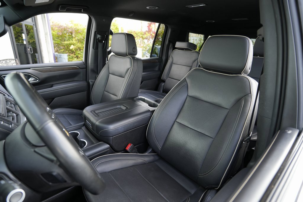 Used 2023 Chevrolet Suburban Premier image 22