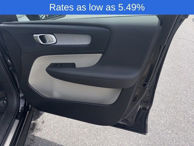 Used 2025 Volvo XC40 B5 Plus w/ Climate Package image 8