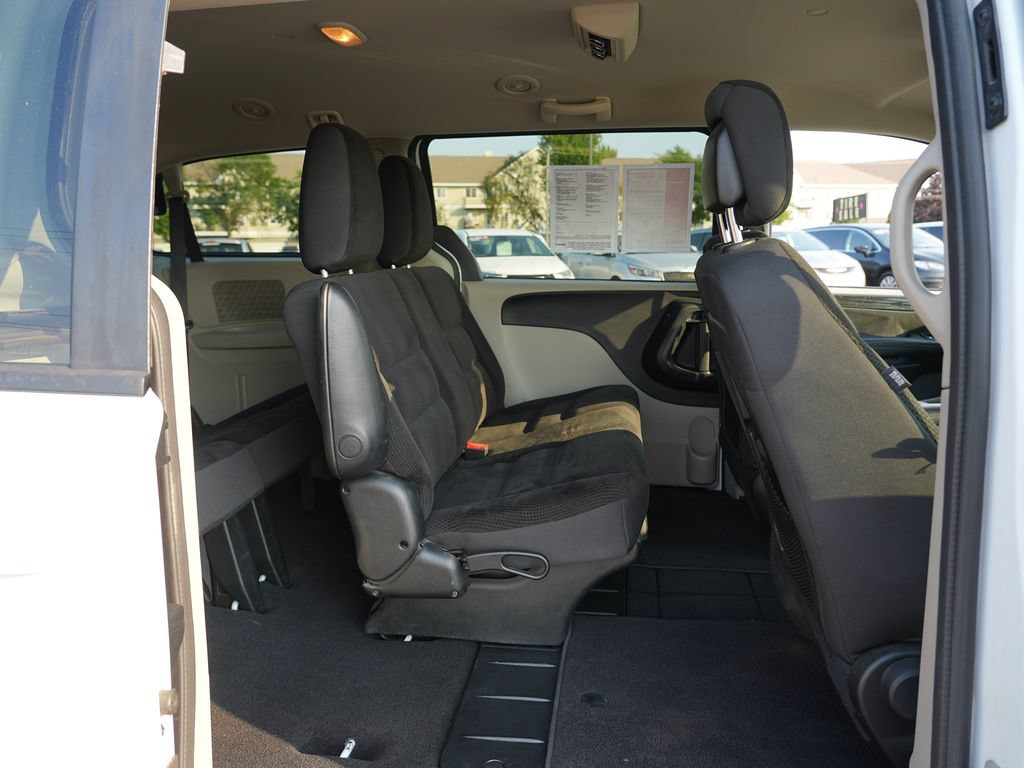 Used 2018 Dodge Grand Caravan SE w/ UConnect Hands-Free Group FWD image 27