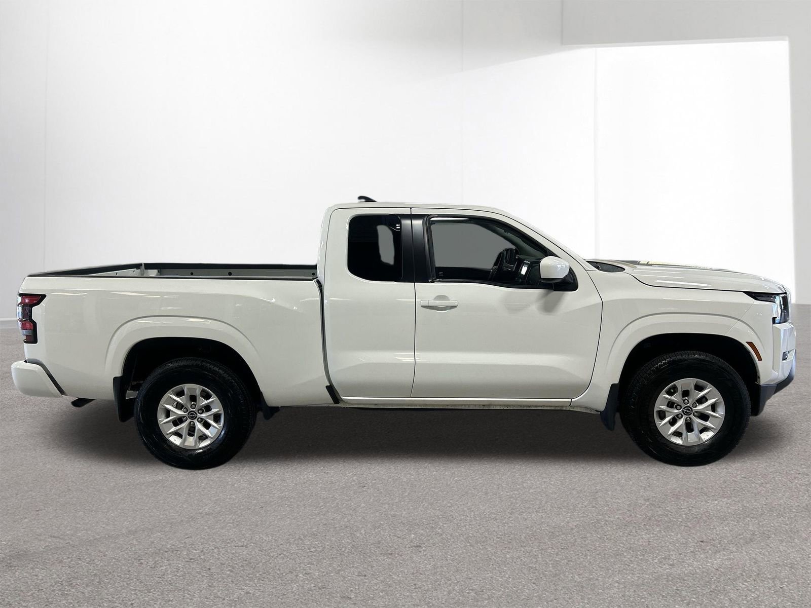 Used 2024 Nissan Frontier SV w/ Technology Package AWD/4WD image 39