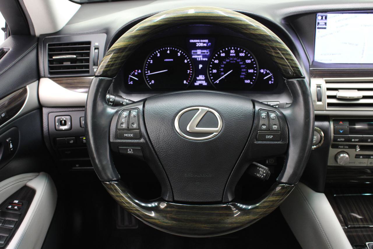 Used 2016 Lexus LS 460 w/ Comfort Package RWD image 52