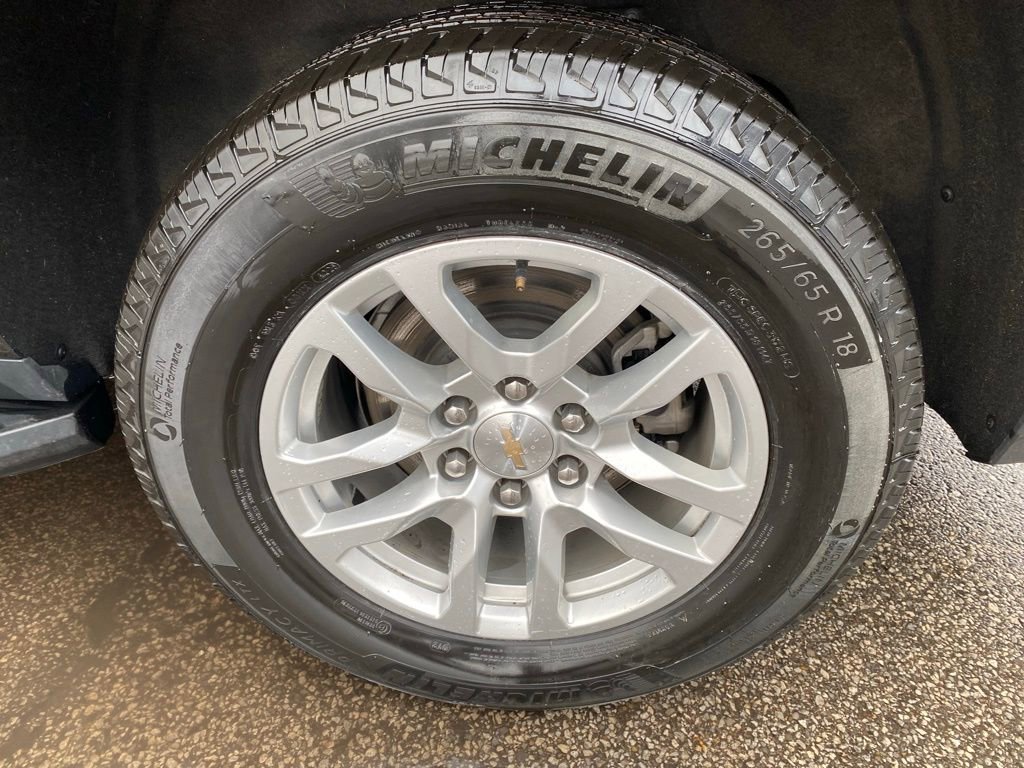 Used 2024 Chevrolet Suburban LT image 33