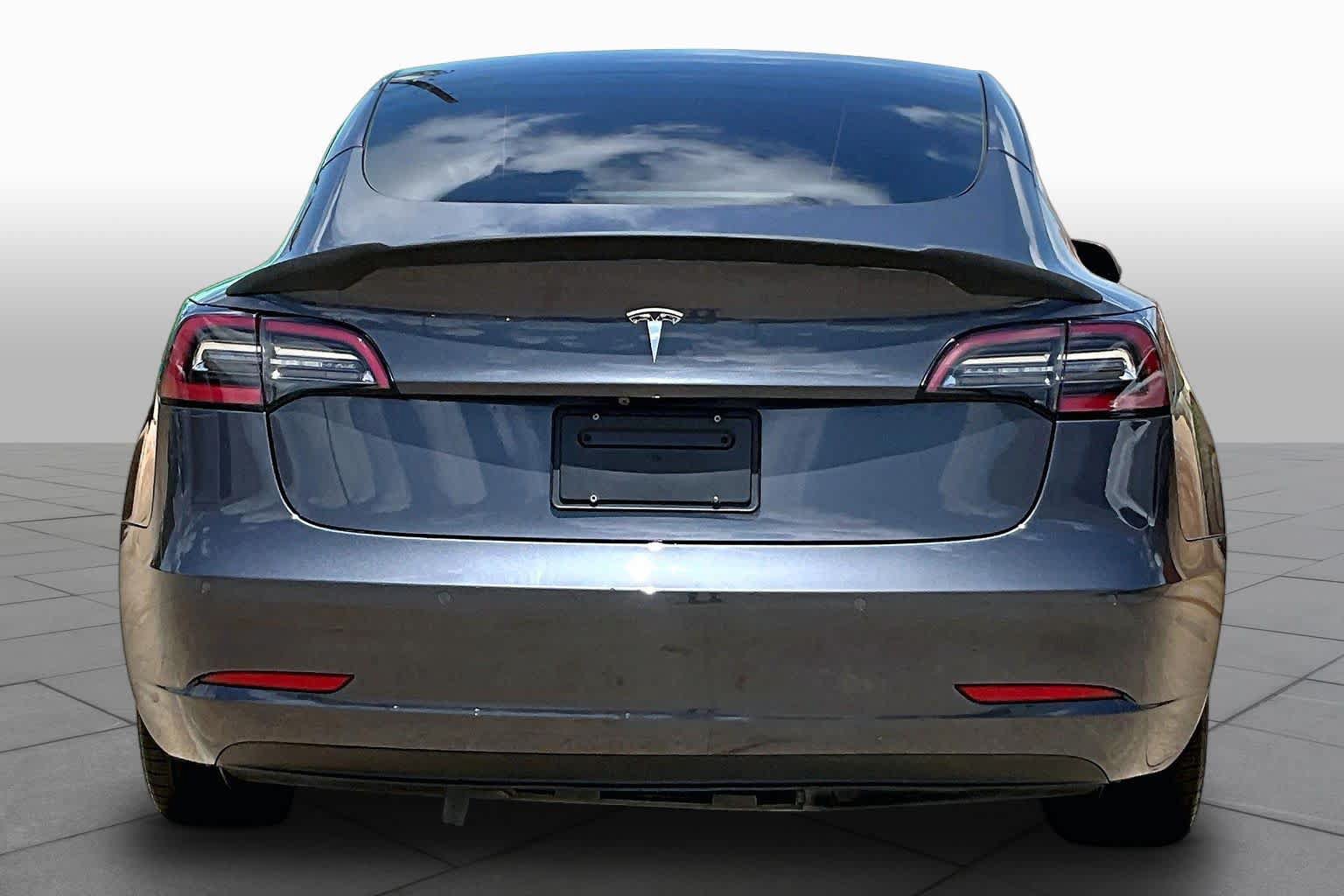 Used 2022 Tesla Model 3 Standard Range RWD image 4