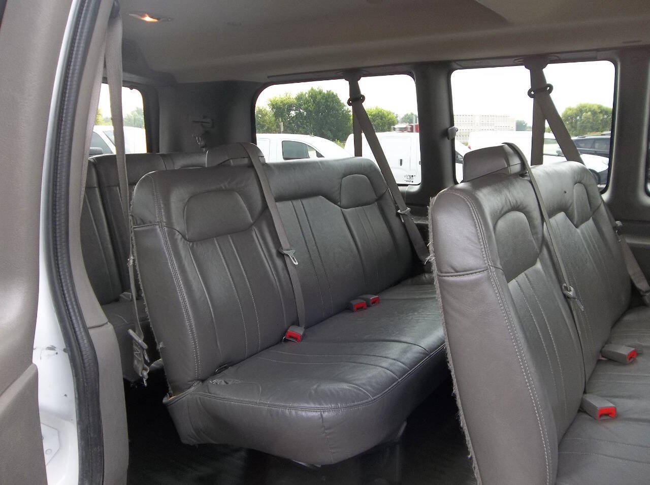 Used 2016 Chevrolet Express 3500 LS RWD image 10