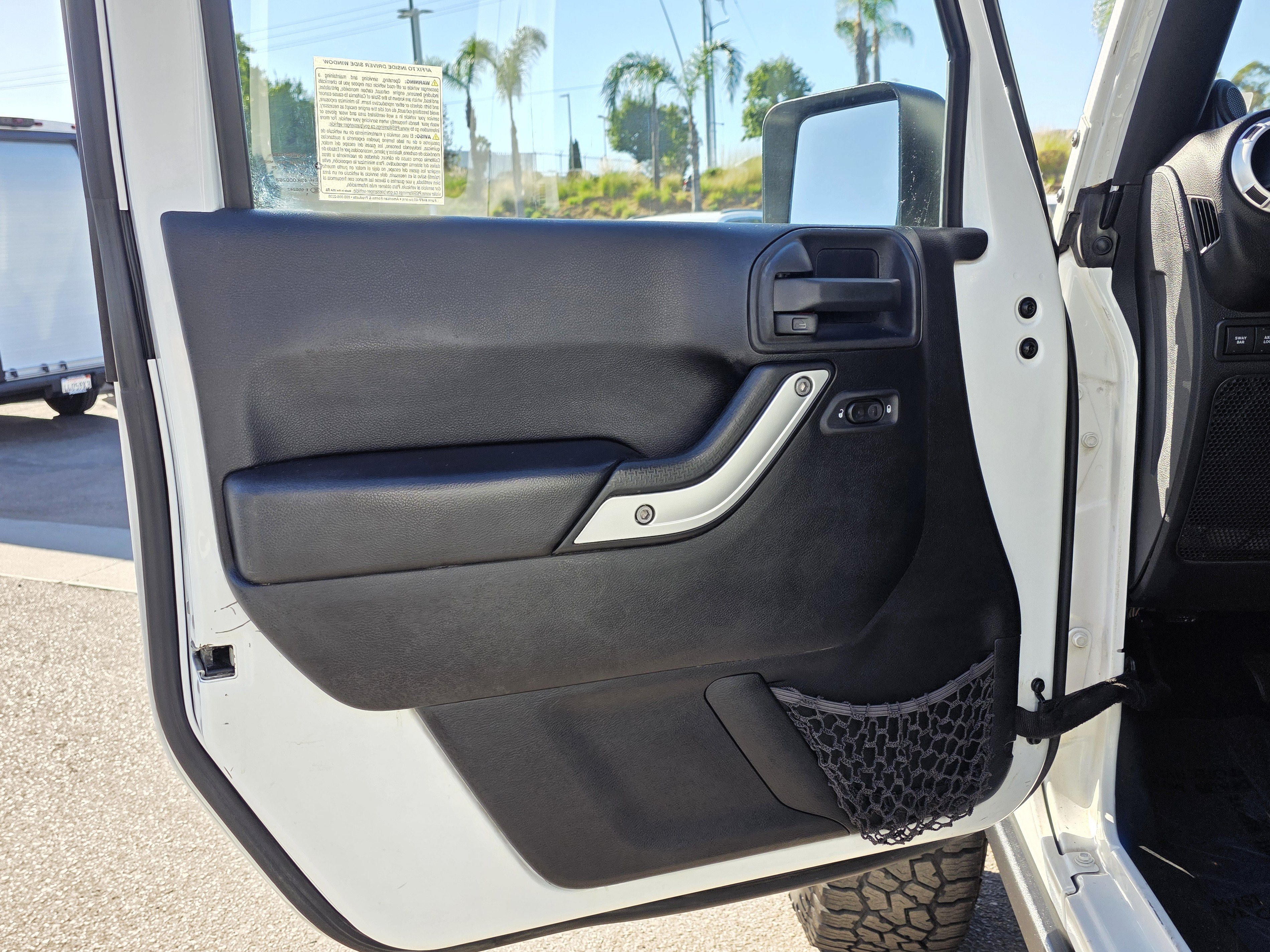 Used 2013 Jeep Wrangler Unlimited Rubicon w/ Connectivity Group AWD/4WD image 11