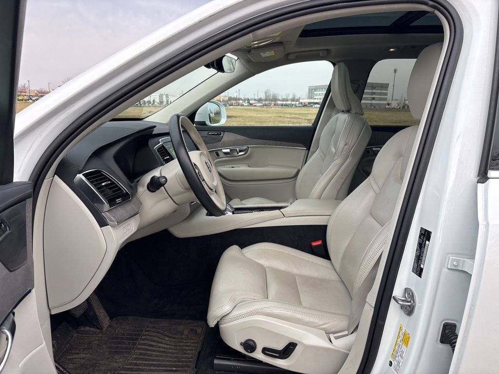 Used 2023 Volvo XC90 T8 Ultimate image 16