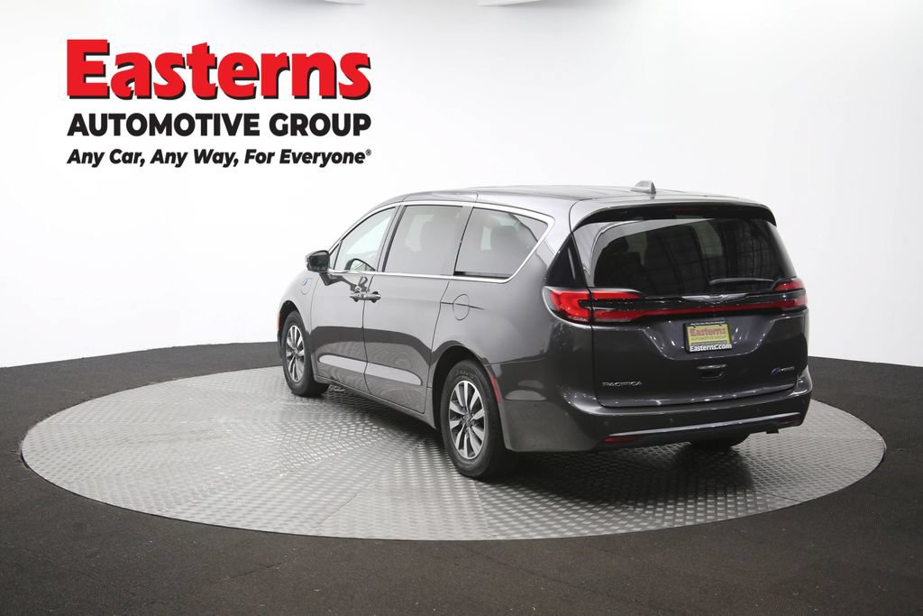 Used 2022 Chrysler Pacifica Touring-L w/ Uconnect Theater Family Group FWD image 66
