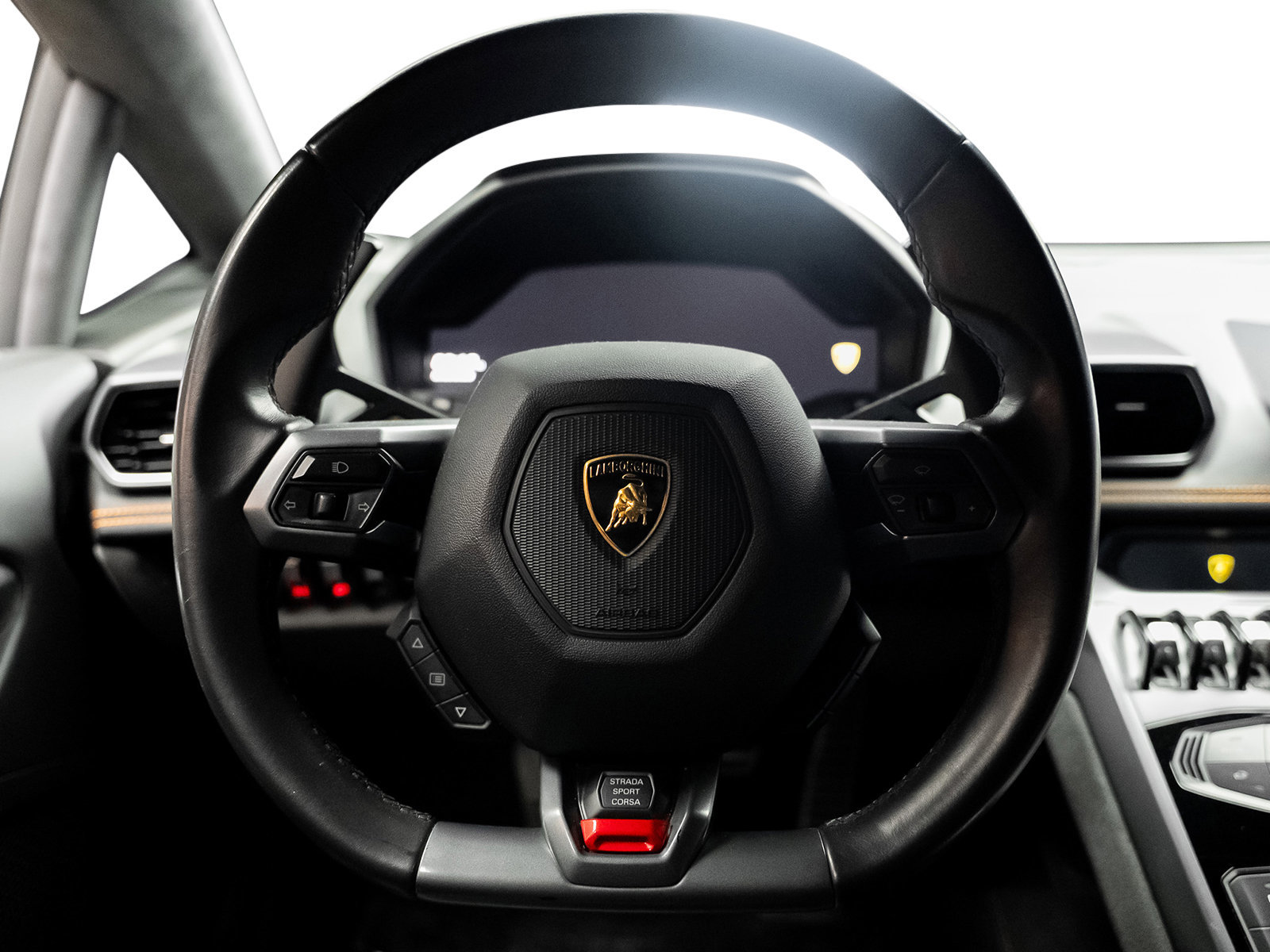 Used 2015 Lamborghini Huracan LP 610-4 AWD/4WD image 30