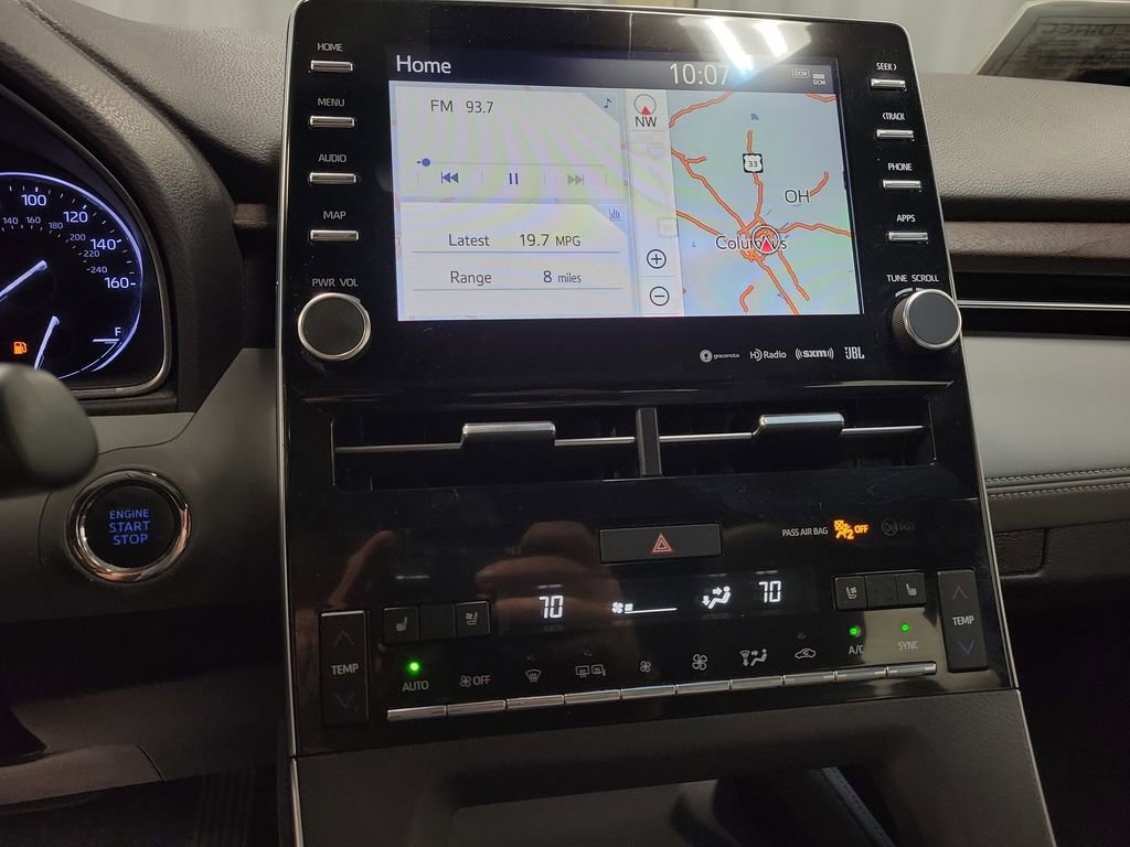 Used 2019 Toyota Avalon Limited image 14