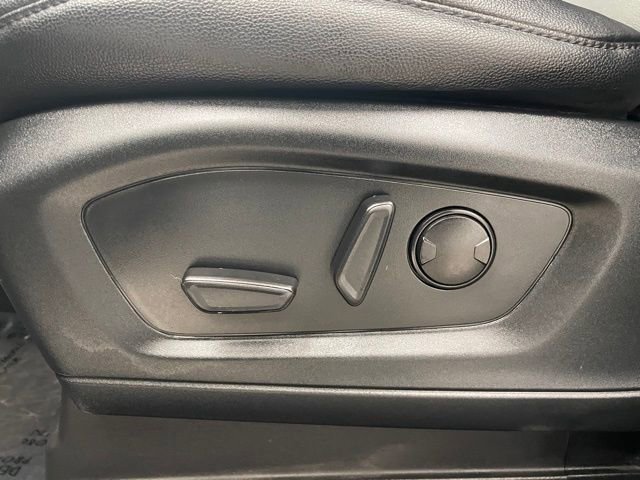 Used 2020 Ford Explorer XLT w/ Equipment Group 202A image 10