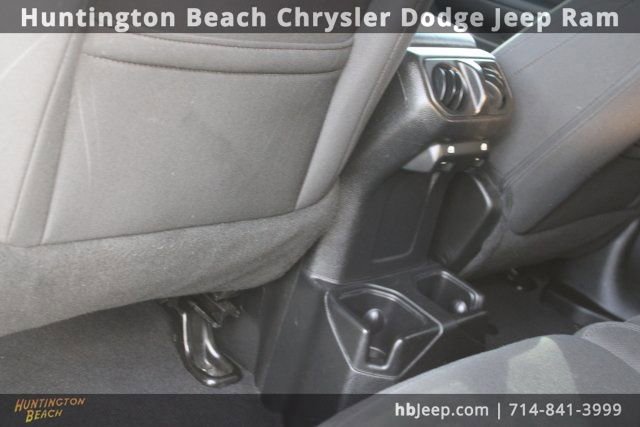 Used 2018 Jeep Wrangler Unlimited Sport S image 32