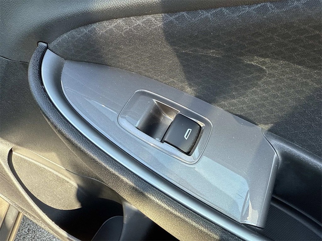 Used 2025 Chevrolet Malibu LT image 29