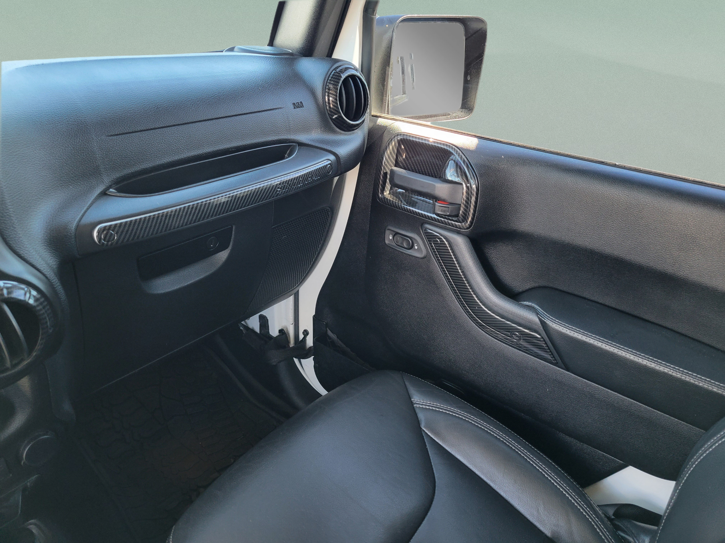 Used 2016 Jeep Wrangler Unlimited Rubicon AWD/4WD image 8