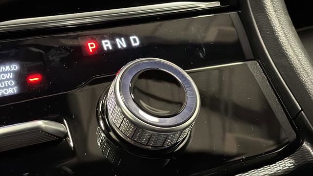 New 2026 Jeep Grand Cherokee Limited w/ Luxury Tech Group II image 19