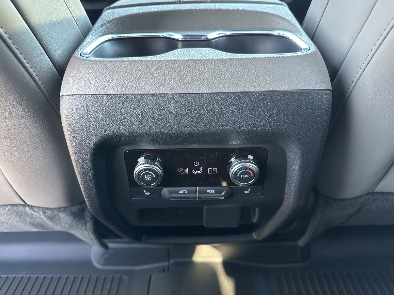 New 2026 GMC Acadia Elevation w/ Elevation Premium Package image 18