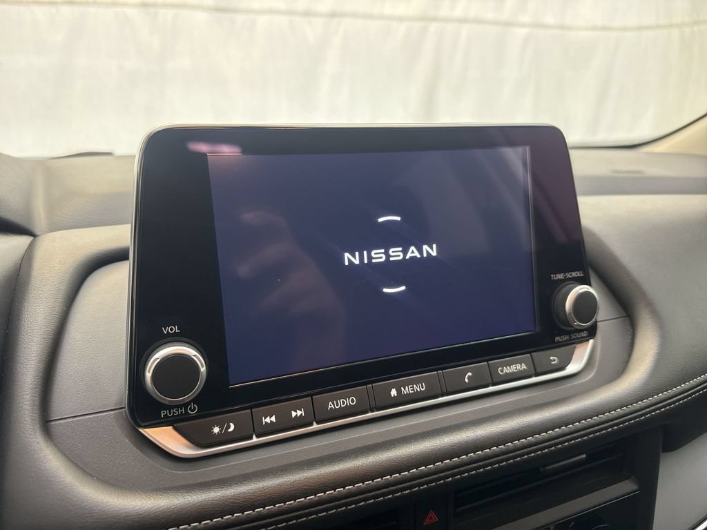 Used 2024 Nissan Rogue S FWD image 14